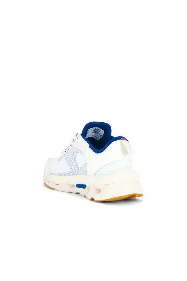 ON Cloudzone Moon Sneaker | Thumbnail 3