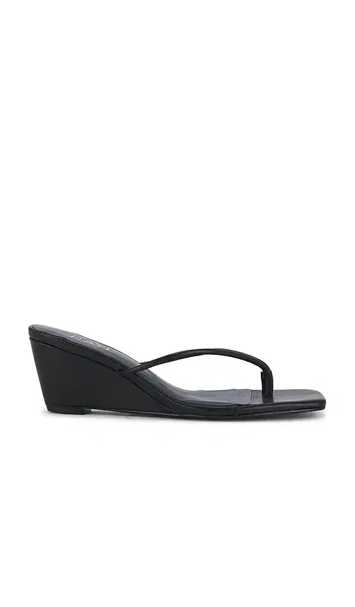 Livy Wedge