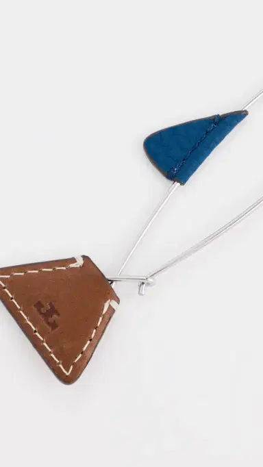 Tory Burch Fish Bag Pin Cheetah Spots One Size | Thumbnail 3