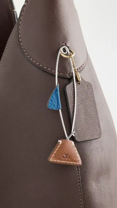 Tory Burch Fish Bag Pin Cheetah Spots One Size | Thumbnail 4