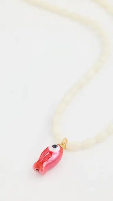Logan Tay White Beaded Fish Necklace White One Size | Thumbnail 4