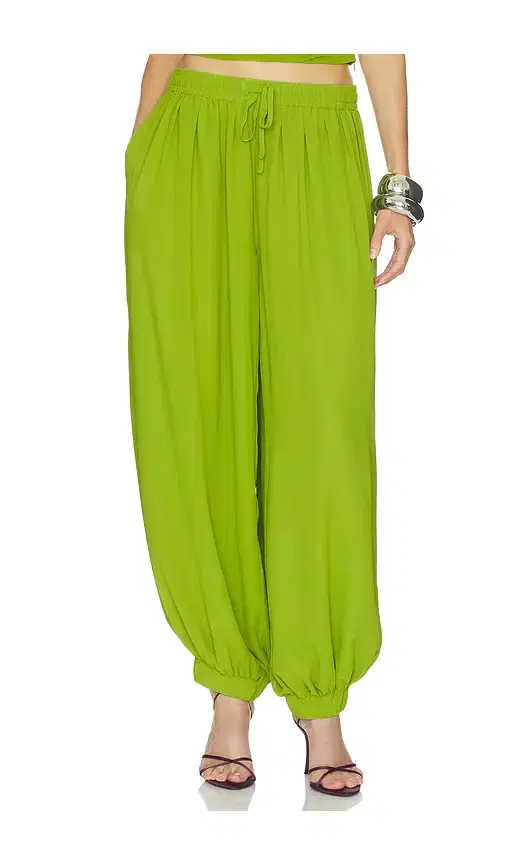 NICHOLAS Liselle Pant
