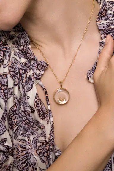 LOQUET Sapphire Large Round Rolo Locket Necklace | Thumbnail 3