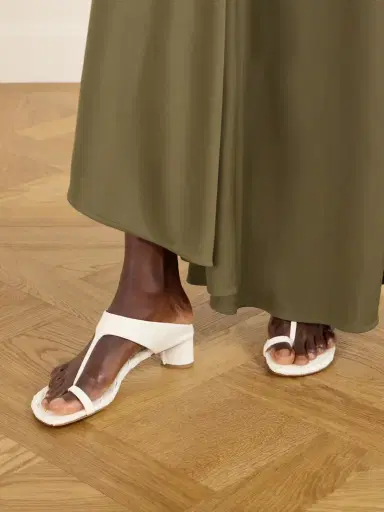 Bottega Veneta Livia Leather Sandals | Thumbnail 2 Bottega Veneta Livia Leather Sandals | Thumbnail 2