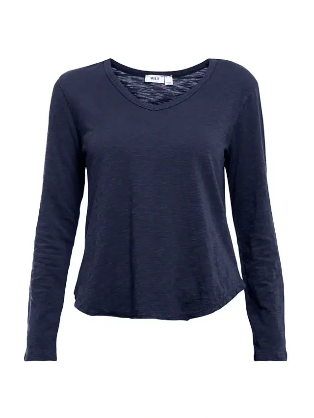 Women's Long Sleeve V-Neck with Raw Hem Shirttail T-Shirt - Peacoat