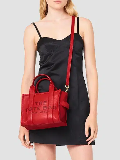 Marc Jacobs Women's The Leather Small Tote Bag - True Red | Thumbnail 2 Marc Jacobs Women's The Leather Small Tote Bag - True Red | Thumbnail 2