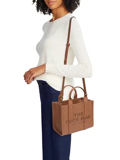 Marc Jacobs Women's The Leather Small Tote Bag - Argan Oil | Thumbnail 1 Marc Jacobs Women's The Leather Small Tote Bag - Argan Oil | Thumbnail 1
