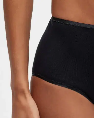 Hanro Cotton Seamless Satin-Trim Briefs | Thumbnail 5 Hanro Cotton Seamless Satin-Trim Briefs | Thumbnail 5