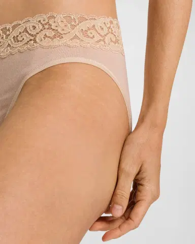 Hanro Moments High-Cut Lace-Trim Briefs | Thumbnail 3 Hanro Moments High-Cut Lace-Trim Briefs | Thumbnail 3