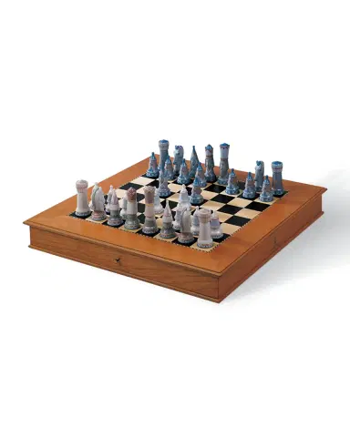 Lladro Medieval Chess Set | Thumbnail 2
