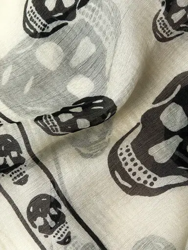 Alexander McQueen Women's Silk Skull Scarf - Ivory Black | Thumbnail 4 Alexander McQueen Women's Silk Skull Scarf - Ivory Black | Thumbnail 4