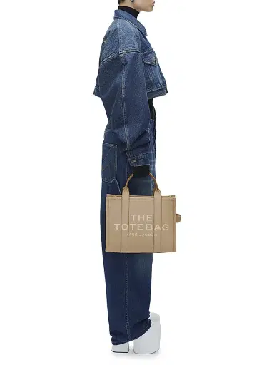 Marc Jacobs Women's Medium Leather Tote Bag - Camel | Thumbnail 3 Marc Jacobs Women's Medium Leather Tote Bag - Camel | Thumbnail 3