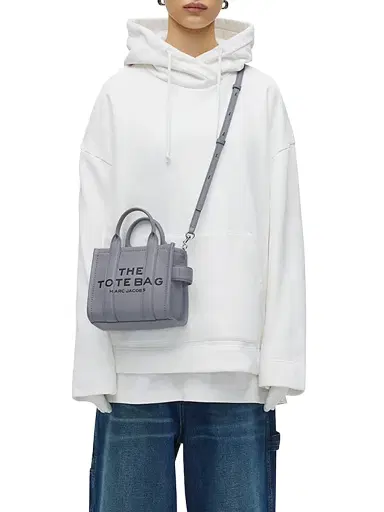 Marc Jacobs Women's The Leather Crossbody Tote Bag - Gray | Thumbnail 2 Marc Jacobs Women's The Leather Crossbody Tote Bag - Gray | Thumbnail 2