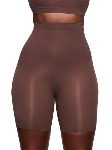Skims Women's Seamless Sculpt Mid-Thigh Short | Thumbnail 3 Skims Women's Seamless Sculpt Mid-Thigh Short | Thumbnail 3