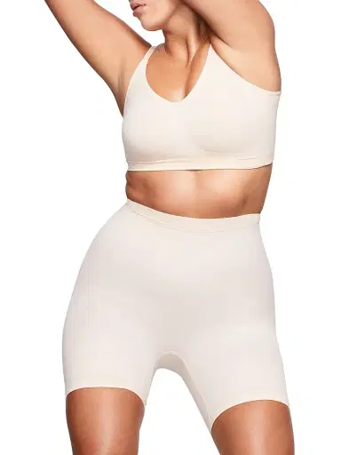 Skims Women's Seamless Sculpt Mid-Thigh Short | Thumbnail 2 Skims Women's Seamless Sculpt Mid-Thigh Short | Thumbnail 2