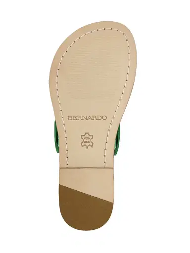 Bernardo Women's New Moon Toe Ring Sandals - Kelly Green | Thumbnail 4
