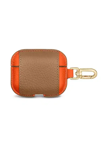 MAISON de SABRÉ Women's The AirPods Pro 3 Case Charm - Manhattan Sandstone | Thumbnail 5 MAISON de SABRÉ Women's The AirPods Pro 3 Case Charm - Manhattan Sandstone | Thumbnail 5