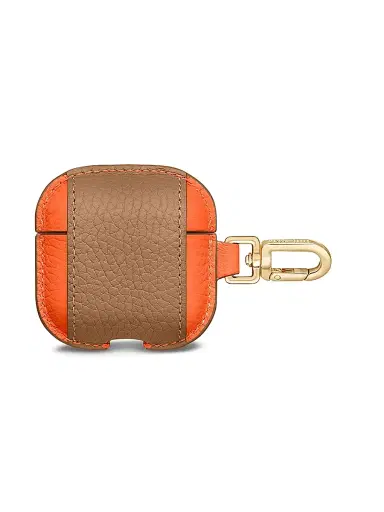 MAISON de SABRÉ Women's The AirPods 4 Case Charm - Manhattan Sandstone | Thumbnail 5
