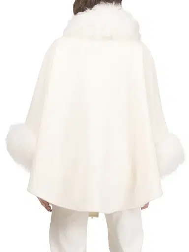 Gorski Women's Cashmere and Wool Blend Cape with Select Lamb Trim - Ivory | Thumbnail 5 Gorski Women's Cashmere and Wool Blend Cape with Select Lamb Trim - Ivory | Thumbnail 5