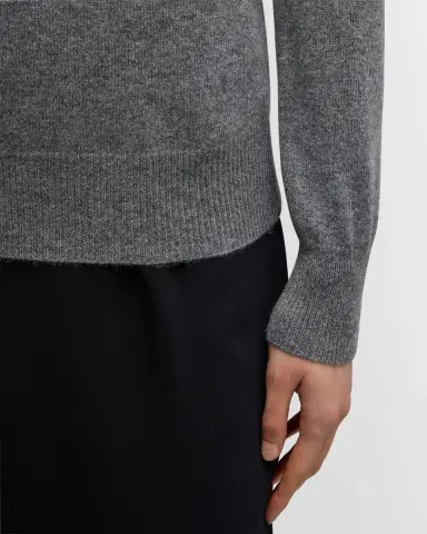 Neiman Marcus Cashmere Collection Cashmere Classic V-Neck Sweater | Thumbnail 5