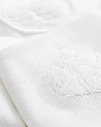 Marie-Chantal Kid's Bath To Bed Gift Set | Thumbnail 3