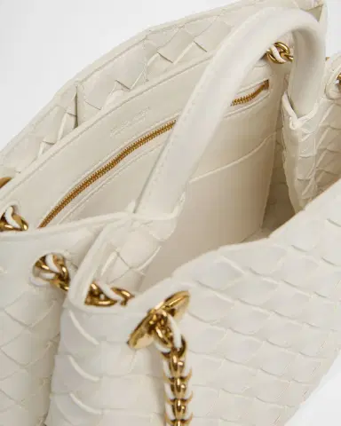 Bottega Veneta Small Andiamo Shoulder Bag with Chain Strap | Thumbnail 4 Bottega Veneta Small Andiamo Shoulder Bag with Chain Strap | Thumbnail 4