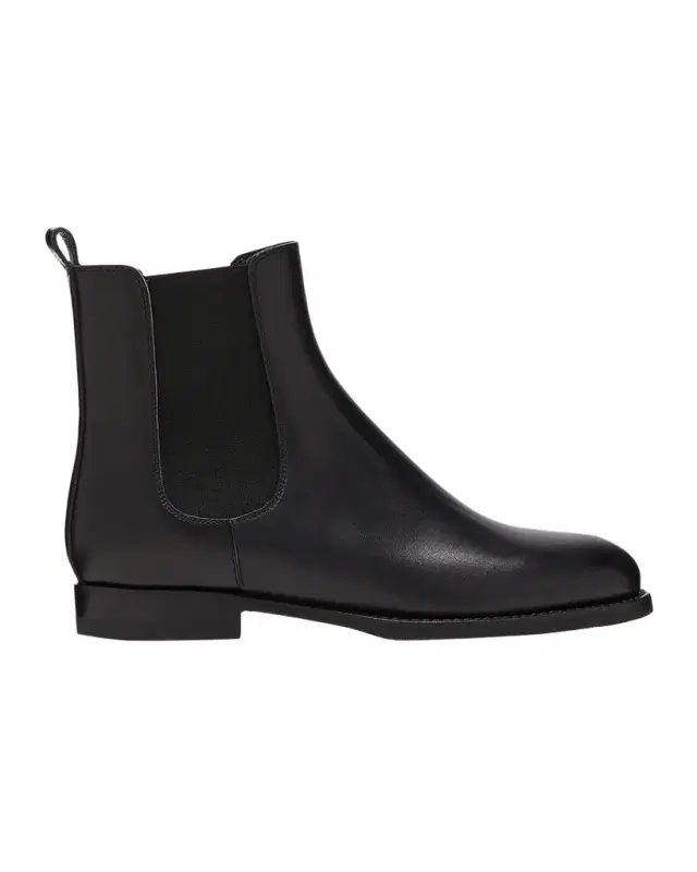 Manolo Blahnik Chelsa Leather Chelsea Ankle Booties