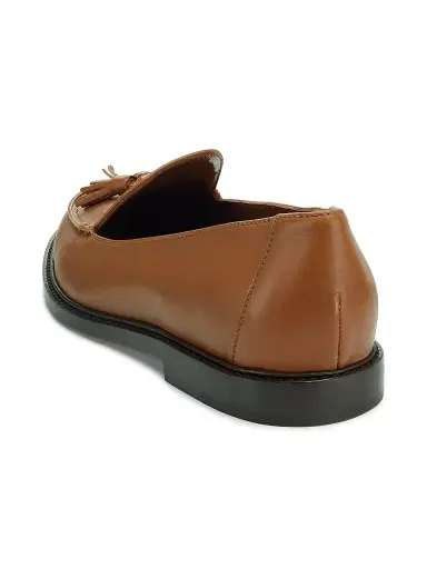 Manolo Blahnik Women's Bucky Tassel Leather Loafers | Thumbnail 3