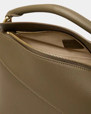 Loewe Puzzle Edge Small Top-Handle Bag in Leather | Thumbnail 4 Loewe Puzzle Edge Small Top-Handle Bag in Leather | Thumbnail 4