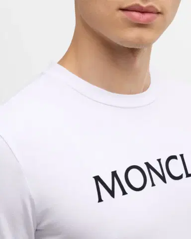 Moncler Men's Small Logo T-Shirt | Thumbnail 7