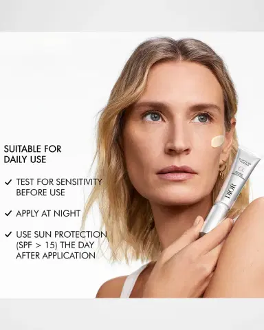 Dior Capture Totale Retishot Retinol Night Treatment, 0.67 oz. | Thumbnail 4 Dior Capture Totale Retishot Retinol Night Treatment, 0.67 oz. | Thumbnail 4