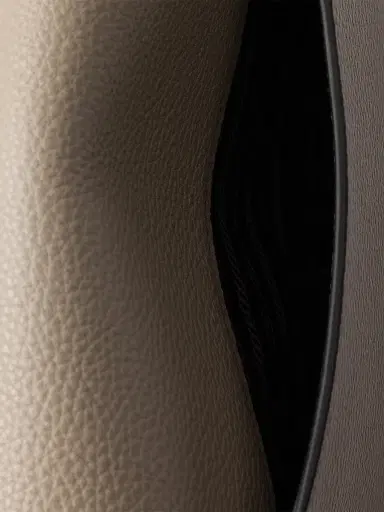 Prada Women's Leather Shoulder Bag | Thumbnail 6