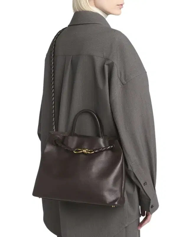 Bottega Veneta Andiamo Medium Leather Tote Bag