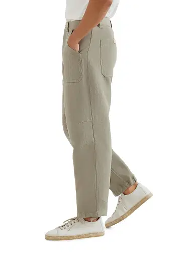Brunello Cucinelli Men's Linen and Cotton Drill Trousers with Patch Pockets and Drawstring | Thumbnail 5 Brunello Cucinelli Men's Linen and Cotton Drill Trousers with Patch Pockets and Drawstring | Thumbnail 5