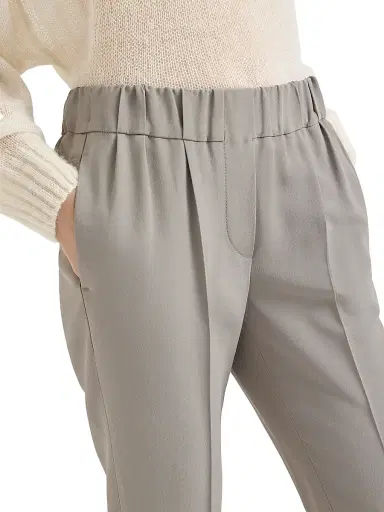 Brunello Cucinelli Women's Silk and Acetate Crêpe Cady Tailored Jogger Trousers | Thumbnail 4