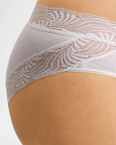 Hanro Cotton Delight Lace-Trim High-Cut Briefs | Thumbnail 5