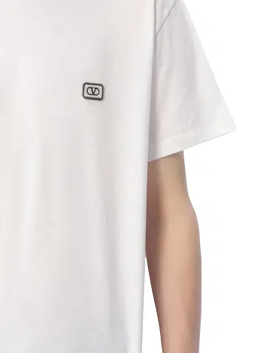 Valentino Garavani Men's Cotton T-Shirt with VLogo Patch - | Thumbnail 6 Valentino Garavani Men's Cotton T-Shirt with VLogo Patch - | Thumbnail 6