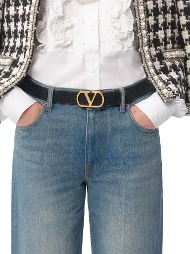 Valentino Garavani Women's VLogo Signature Belt in Shiny Calfskin 30MM - Black - Size Medium | Thumbnail 2 Valentino Garavani Women's VLogo Signature Belt in Shiny Calfskin 30MM - Black - Size Medium | Thumbnail 2
