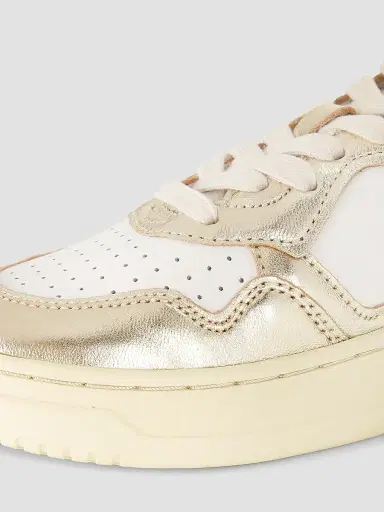 Autry Women's Medalist Metallic Leather Low-Top Sneakers - Platinum - Size 6 | Thumbnail 6
