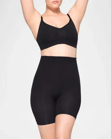 Skims Seamless Sculpt Mid-Thigh Shorts | Thumbnail 2 Skims Seamless Sculpt Mid-Thigh Shorts | Thumbnail 2