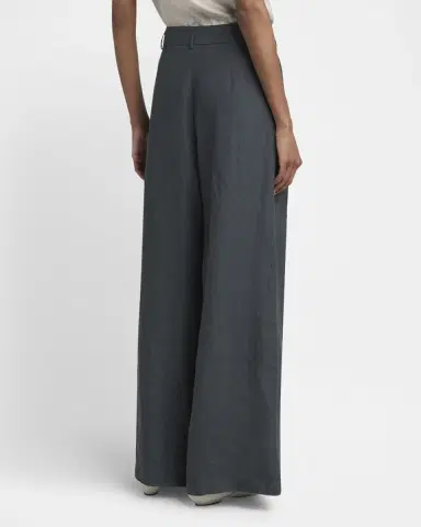 Giorgio Armani Pleated Wide-Leg Linen Trousers | Thumbnail 3 Giorgio Armani Pleated Wide-Leg Linen Trousers | Thumbnail 3
