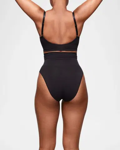 Skims Seamless Sculpt Pullover Bra | Thumbnail 3