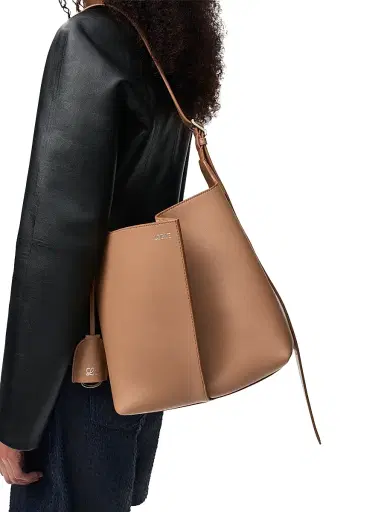Loewe Women's Bilbao Medium Leather Bucket Bag | Thumbnail 4 Loewe Women's Bilbao Medium Leather Bucket Bag | Thumbnail 4