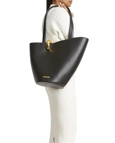 Jacquemus Le Bambola Moyen Leather Tote Bag | Thumbnail 1 Jacquemus Le Bambola Moyen Leather Tote Bag | Thumbnail 1