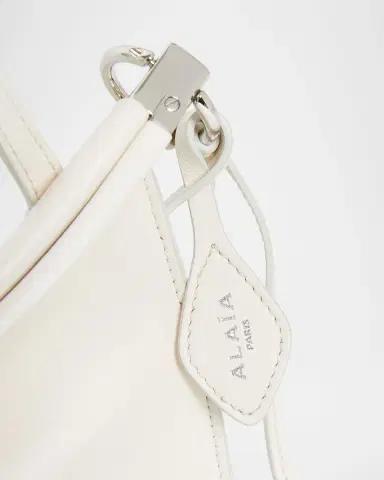 Alaïa Le Click Small Shoulder Bag in Glossy Leather | Thumbnail 5