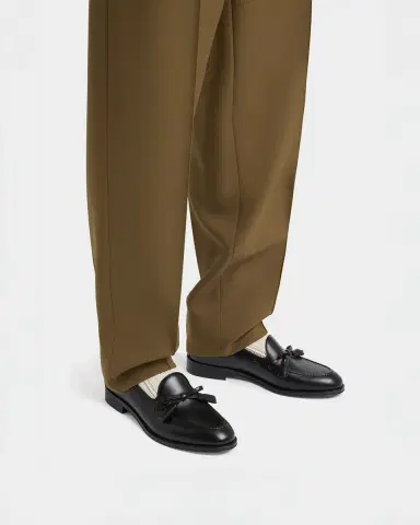 Valentino Garavani Men's Bowshire Leather Loafers | Thumbnail 2