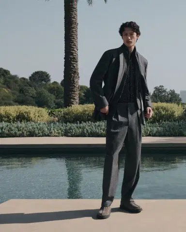 Giorgio Armani Men 's Chevron Pattern Wool Cashmere Blend Shawl Lapel Double Breasted Suit | Thumbnail 4