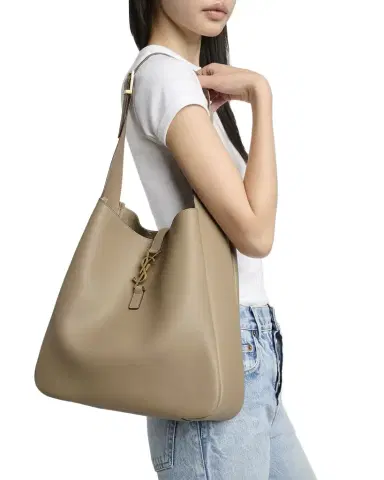 Saint Laurent Le 5 À 7 Large YSL Shoulder Bag in Grain Leather | Thumbnail 1 Saint Laurent Le 5 À 7 Large YSL Shoulder Bag in Grain Leather | Thumbnail 1