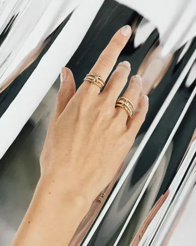 Spinelli Kilcollin 18K Yellow Gold Sonny 3 Link Ring | Thumbnail 6