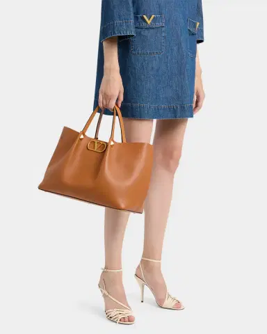 Valentino Garavani Medium Pleated Rockstud Leather Tote Bag | Thumbnail 2 Valentino Garavani Medium Pleated Rockstud Leather Tote Bag | Thumbnail 2